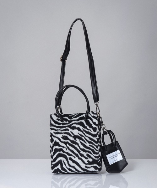 ALTROSE（アルトローズ）の「［ALTROSE/アルトローズ］ワッペン ミニバッグ付き 2WAY ショルダーバッグ（ショルダーバッグ・レディース・ブラック/ゼブラ/グリーン/アイボリー/パープル・FREE）」の5枚目の写真