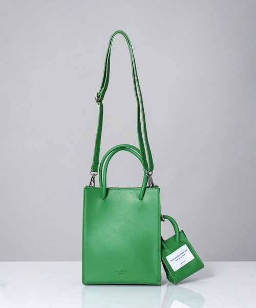 ALTROSE（アルトローズ）の「［ALTROSE/アルトローズ］ワッペン ミニバッグ付き 2WAY ショルダーバッグ（ショルダーバッグ・レディース・ブラック/ゼブラ/グリーン/アイボリー/パープル・FREE）」の4枚目の写真