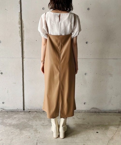 CAPRICIEUX LE'MAGE（カプリシューレマージュ）の「〈セットアイテム〉パフブラウス＆レザーキャミワンピースセット（ワンピース・レディース・グレイッシュベージュ/ブラック/キャメル・FREE）」の8枚目の写真