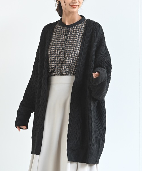 rps(アールピーエス)の「ケーブルニットロングカーディガン(カーディガン/ボレロ・レディース・ブラック/ベージュ/アイボリー・M)」の3枚目の写真