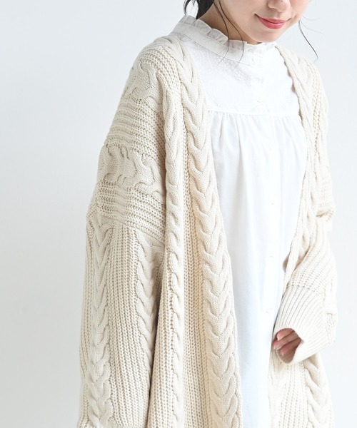 rps(アールピーエス)の「ケーブルニットロングカーディガン(カーディガン/ボレロ・レディース・ブラック/ベージュ/アイボリー・M)」の15枚目の写真