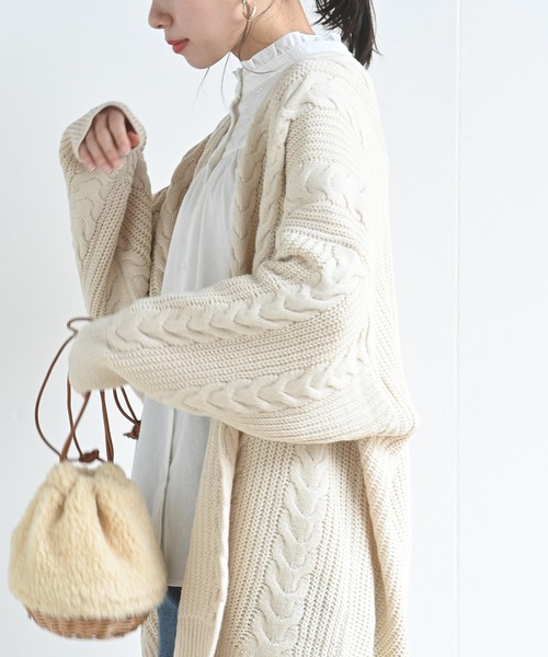 rps(アールピーエス)の「ケーブルニットロングカーディガン(カーディガン/ボレロ・レディース・ブラック/ベージュ/アイボリー・M)」の8枚目の写真