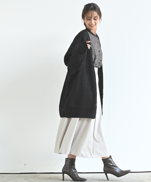 rps(アールピーエス)の「ケーブルニットロングカーディガン(カーディガン/ボレロ・レディース・ブラック/ベージュ/アイボリー・M)」の5枚目の写真