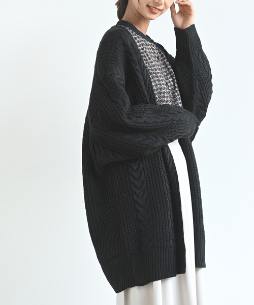 rps(アールピーエス)の「ケーブルニットロングカーディガン(カーディガン/ボレロ・レディース・ブラック/ベージュ/アイボリー・M)」の9枚目の写真