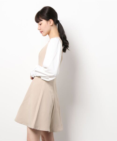 ANDGEEBEE（アンジービー）の「ブラウススリーブミニワンピ（ワンピース・レディース・ベージュ/ブラック・MEDIUM）」の14枚目の写真