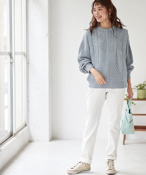 BELLUNA PLUS（ベルーナ）の「ケーブル柄クルーネックニットプルオーバー（ニット/セーター・レディース・ベージュ/ブルー・MEDIUM/LARGE）」の16枚目の写真