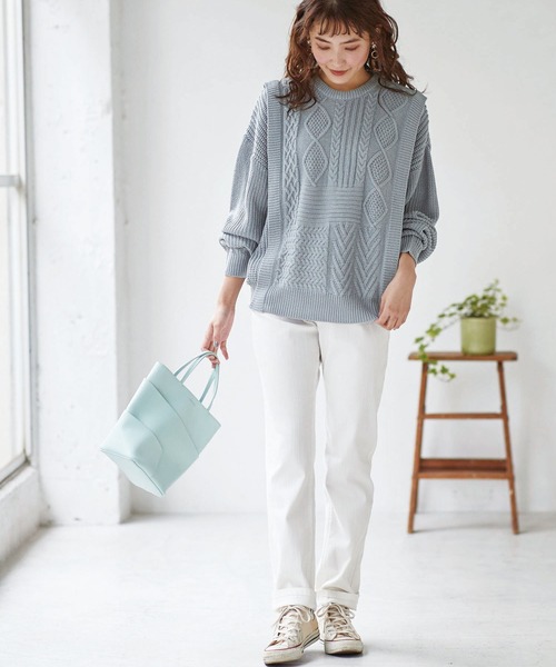 BELLUNA PLUS（ベルーナ）の「ケーブル柄クルーネックニットプルオーバー（ニット/セーター・レディース・ベージュ/ブルー・MEDIUM/LARGE）」の11枚目の写真