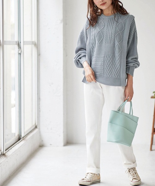 BELLUNA PLUS（ベルーナ）の「ケーブル柄クルーネックニットプルオーバー（ニット/セーター・レディース・ベージュ/ブルー・MEDIUM/LARGE）」の22枚目の写真
