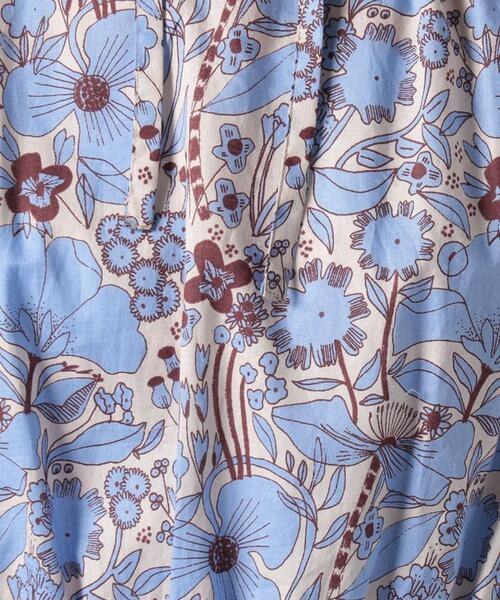 To b. by agnes b.(トゥービーバイアニエスベー)の「WR23 CHEMISE ボタニカルプリントブラウス(シャツ/ブラウス・レディース・ブルー・38/36)」の6枚目の写真