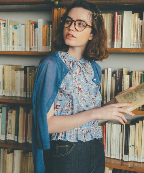 To b. by agnes b.(トゥービーバイアニエスベー)の「WR23 CHEMISE ボタニカルプリントブラウス(シャツ/ブラウス・レディース・ブルー・38/36)」の5枚目の写真