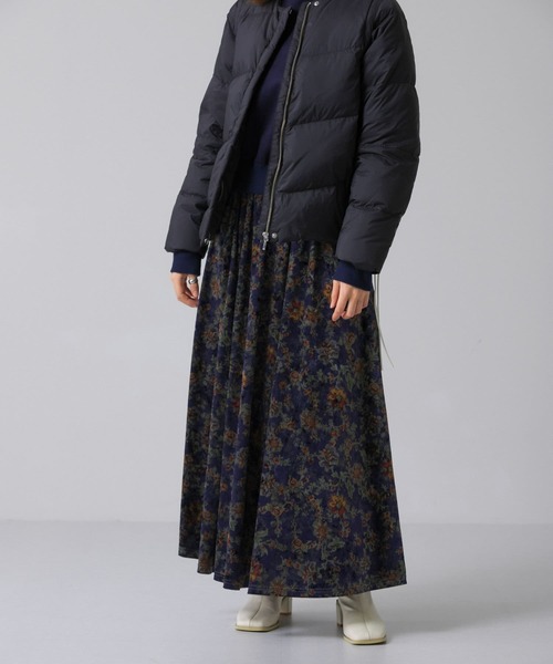 KBF（ケイビーエフ）の「プリントベロアロングスカート（スカート・レディース・ベージュ系その他/ブルー系その他・ONE）」の3枚目の写真