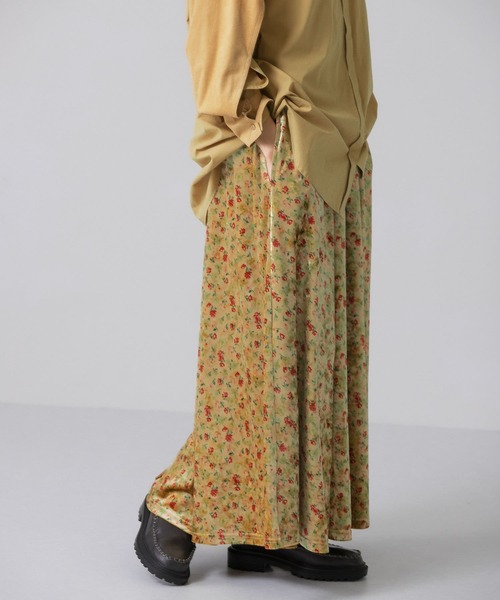 KBF（ケイビーエフ）の「プリントベロアロングスカート（スカート・レディース・ベージュ系その他/ブルー系その他・ONE）」の9枚目の写真