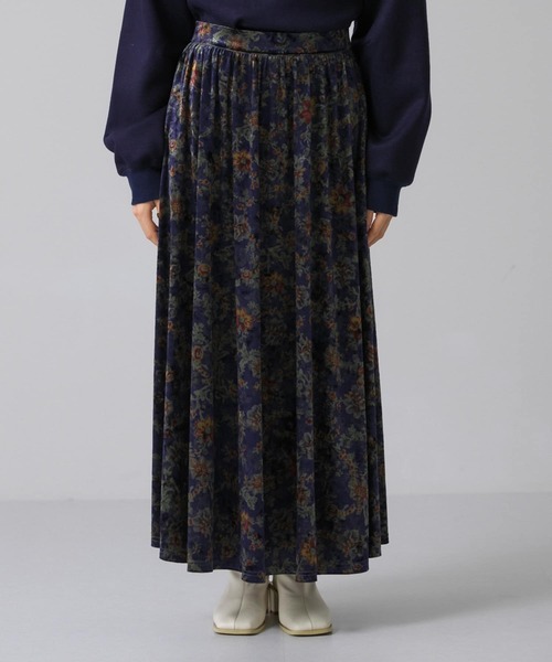 KBF（ケイビーエフ）の「プリントベロアロングスカート（スカート・レディース・ベージュ系その他/ブルー系その他・ONE）」の13枚目の写真