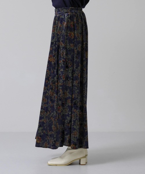 KBF（ケイビーエフ）の「プリントベロアロングスカート（スカート・レディース・ベージュ系その他/ブルー系その他・ONE）」の14枚目の写真