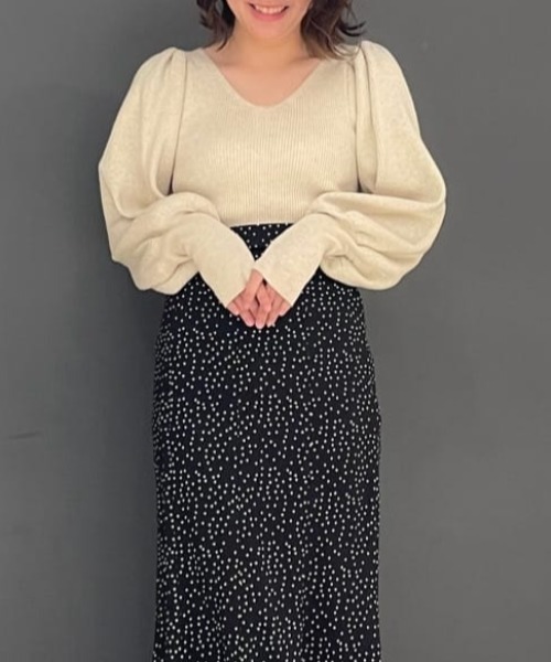 ROYAL PARTY（ロイヤルパーティー）の「Vネックマトンスリーブニットトップス（ニット/セーター・レディース・イエロー/ブラウン/ベージュ・FREE）」の6枚目の写真