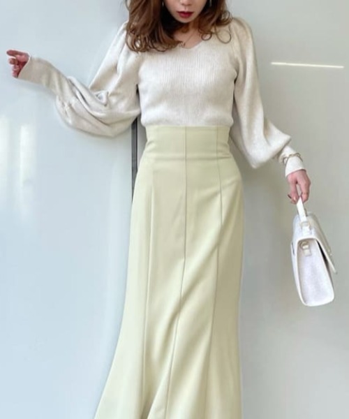 ROYAL PARTY（ロイヤルパーティー）の「Vネックマトンスリーブニットトップス（ニット/セーター・レディース・イエロー/ブラウン/ベージュ・FREE）」の5枚目の写真