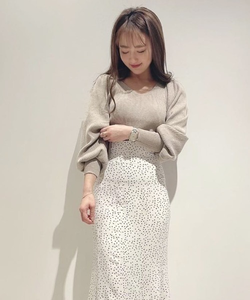 ROYAL PARTY（ロイヤルパーティー）の「Vネックマトンスリーブニットトップス（ニット/セーター・レディース・イエロー/ブラウン/ベージュ・FREE）」の10枚目の写真