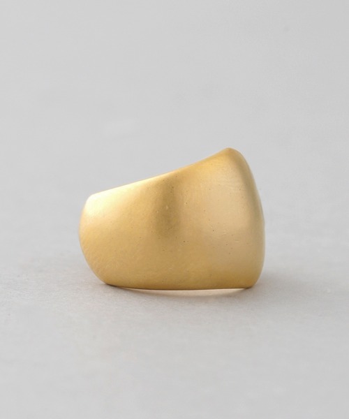 ANEMONE(アネモネ)の「マットメタルボリュームフープピアス(ピアス(両耳用)・レディース・シルバー/ゴールド・FREE)」の5枚目の写真