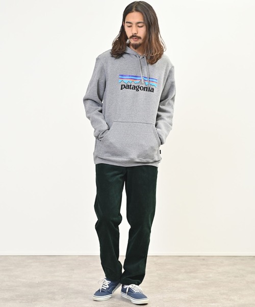 patagonia(パタゴニア)の「Patagonia(パタゴニア) アップライザル ロゴフーディパーカー(パーカー・メンズ・グレー・M/XL/L/XXL)」の4枚目の写真