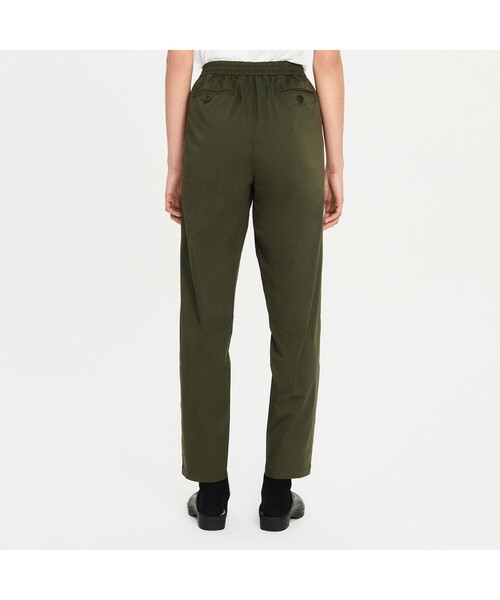 AIGLE（エーグル）の「吸水速乾 ストレッチ スリム テーパードパンツ（その他パンツ・レディース・ブラック/モスグリーン/アイボリー・38/36/34）」の13枚目の写真