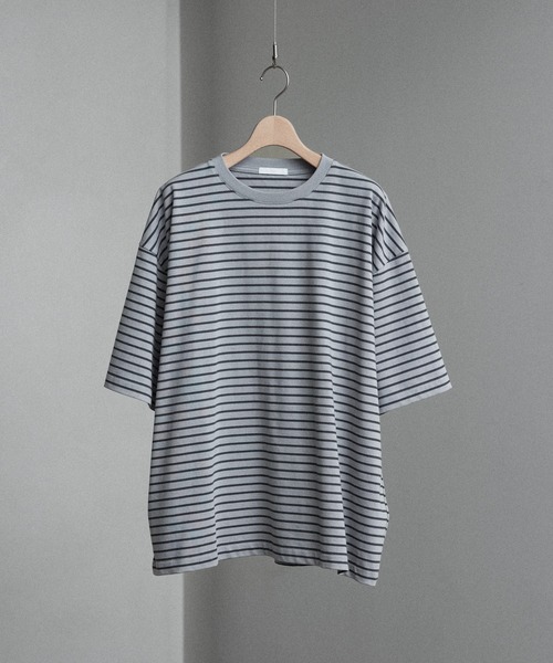 WYM LIDNM(ウィム バイ リドム)の「NARROW BORDER WIDE TEE(Tシャツ/カットソー・メンズ・チャコール/グレー/ホワイト/ネイビー・S/M/L)」の6枚目の写真