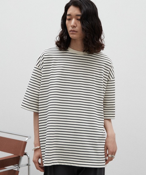 WYM LIDNM(ウィム バイ リドム)の「NARROW BORDER WIDE TEE(Tシャツ/カットソー・メンズ・チャコール/グレー/ホワイト/ネイビー・S/M/L)」の9枚目の写真