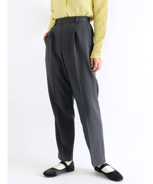 ehka sopo（エヘカソポ）の「センタープレスパンツ（その他パンツ・レディース・チャコール/パープル/ベージュ・ﾌﾘ-）」の2枚目の写真