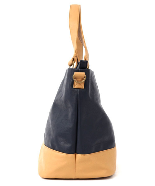 GIORDANO（ジョルダーノ）の「[GIORDANO]ライオンプリントPUレザーバイカラートートバッグ (2015年モデル）（トートバッグ・レディース・ホワイト/ブラウン/ネイビー・FREE）」の7枚目の写真