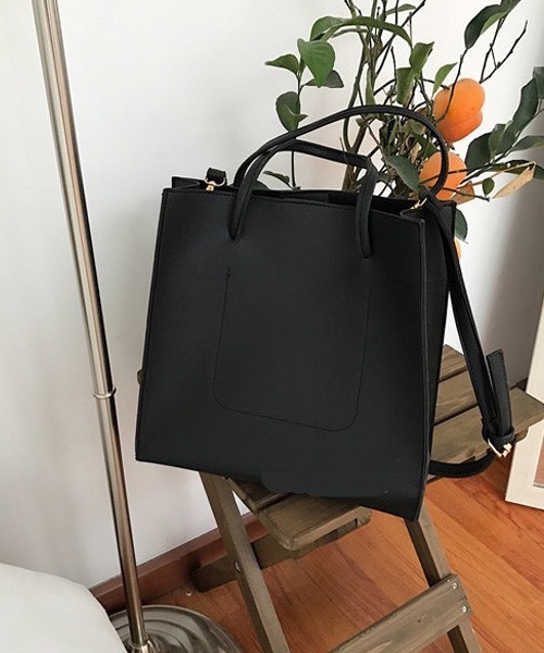 Chaco closet(チャコ クローゼット)の「フェイクレザー2wayポーチ付きスクエアトートBAG(トートバッグ・レディース・ブラック/キャメル・FREE)」の7枚目の写真