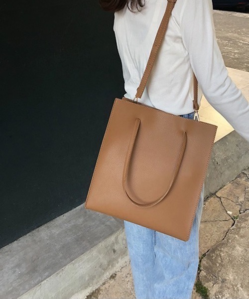 Chaco closet(チャコ クローゼット)の「フェイクレザー2wayポーチ付きスクエアトートBAG(トートバッグ・レディース・ブラック/キャメル・FREE)」の9枚目の写真