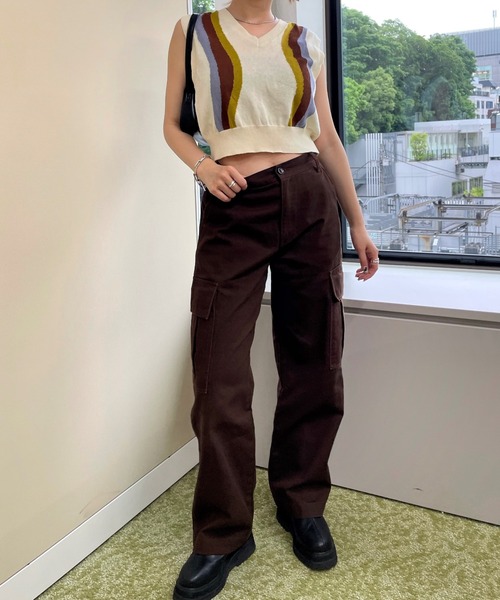 WHO'S WHO gallery（フーズフーギャラリー）の「ストライプウェーブニットベスト（ベスト・レディース・ブラック/ブラウン/オフホワイト・FREE）」の7枚目の写真