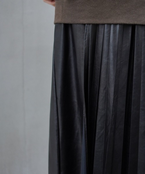 ADDICT NOIR(アディクトノアー)の「ADDICT NOIR/アディクト ノアー/Pleats Skirt(スカート・レディース・ブラック・FREE)」の3枚目の写真