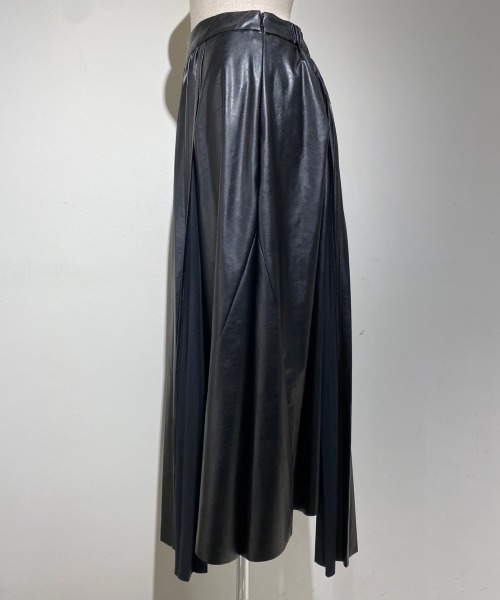 ADDICT NOIR(アディクトノアー)の「ADDICT NOIR/アディクト ノアー/Pleats Skirt(スカート・レディース・ブラック・FREE)」の8枚目の写真