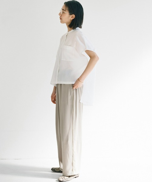 avecmoi(アヴェクモワ)の「【佐藤かなさんプロデュース】 アヴェクモワ サイドラインパンツ〈グレージュ〉(その他パンツ・レディース・グレイッシュベージュ・MEDIUM/LARGE/X-LARGE/SMALL)」の3枚目の写真