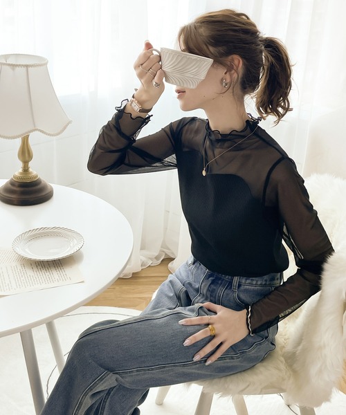 classicalelf(クラシカルエルフ)の「360度盛れる。リブドッキングメロウシアー素材カットソー(Tシャツ/カットソー・レディース・ブラック/ピンクベージュ/ホワイト・LARGE/MEDIUM/SMALL/X-LARGE)」の4枚目の写真