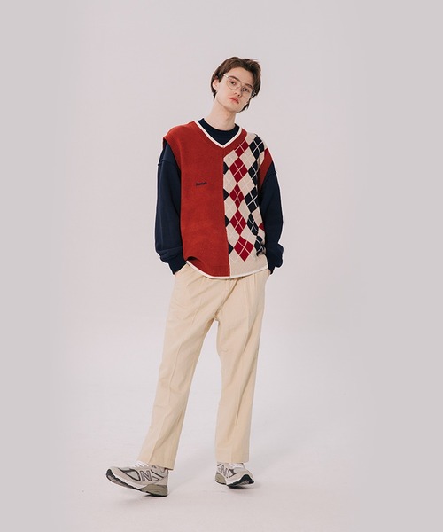 CORPUS TOKYO（コーパス トーキョー）の「アーガイルVネックニットベスト（ベスト・メンズ・ブラック/ベージュ/レッド・1/2/3）」の3枚目の写真