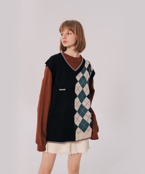 CORPUS TOKYO（コーパス トーキョー）の「アーガイルVネックニットベスト（ベスト・メンズ・ブラック/ベージュ/レッド・1/2/3）」の13枚目の写真