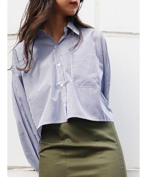 MURUA(ムルーア)の「ストライプクロップドカラーシャツ(シャツ/ブラウス・レディース・ブルー/レッド/グリーン/ネイビー・FREE)」の3枚目の写真