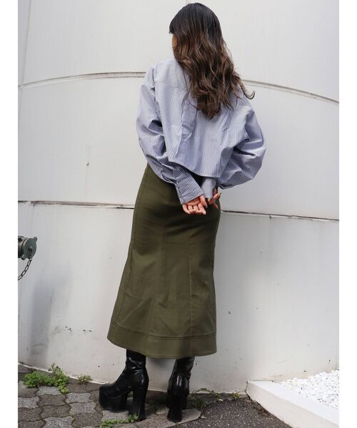 MURUA(ムルーア)の「ストライプクロップドカラーシャツ(シャツ/ブラウス・レディース・ブルー/レッド/グリーン/ネイビー・FREE)」の9枚目の写真