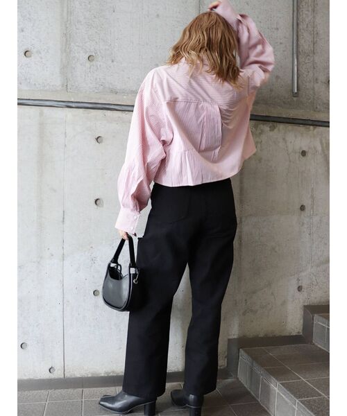 MURUA(ムルーア)の「ストライプクロップドカラーシャツ(シャツ/ブラウス・レディース・ブルー/レッド/グリーン/ネイビー・FREE)」の20枚目の写真