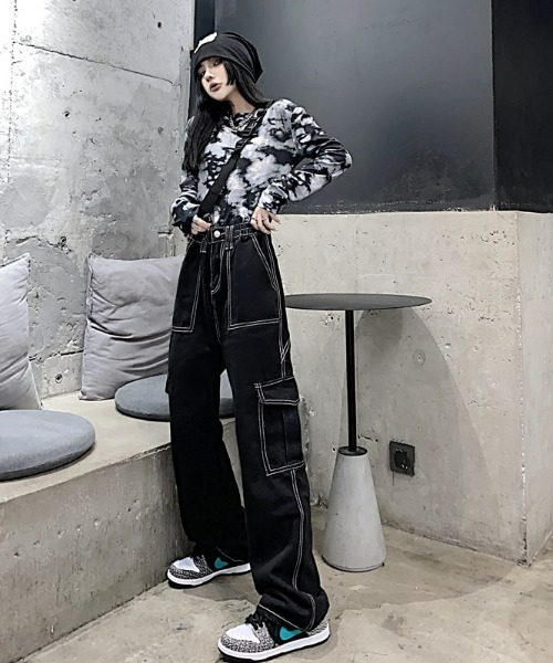 .KOM（ドットコム）の「A'GEM/9 × .kom『.komセレクト/ドットケーオーエムセレクト』ステッチアクセント カーゴパンツ（カーゴパンツ・レディース・ブラック・M/L）」の5枚目の写真