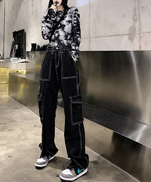 .KOM（ドットコム）の「A'GEM/9 × .kom『.komセレクト/ドットケーオーエムセレクト』ステッチアクセント カーゴパンツ（カーゴパンツ・レディース・ブラック・M/L）」の4枚目の写真