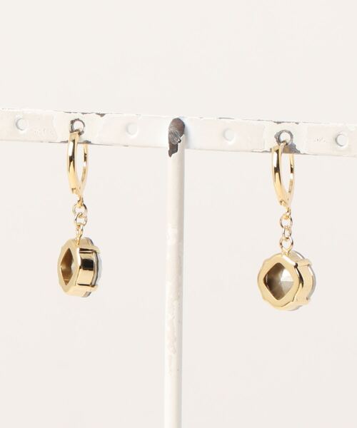 tone(トーン)の「【Le soleil】ラウンドフレンチフック スワロフスキーピアス(MA)(ピアス(両耳用)・レディース・ブラック系その他/ホワイト系その他・FREE)」の4枚目の写真