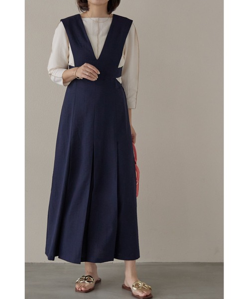 &. NOSTALGIA（アンドドットノスタルジア）の「【ZOZO限定】リネンタッチカッティングジャンパースカート（ジャンパースカート・レディース・ブラック/アイボリー/カーキ/ベージュ/モカ/ネイビー/カーキ系/ライトベージュ/チャコールグレー/ブラック系その他・FREE）」の10枚目の写真