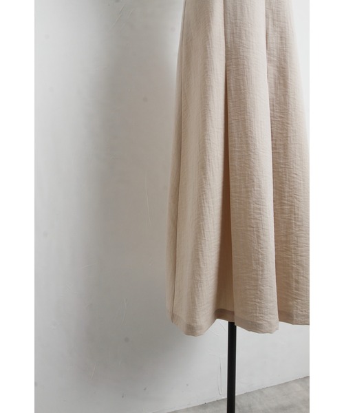 &. NOSTALGIA（アンドドットノスタルジア）の「【ZOZO限定】リネンタッチカッティングジャンパースカート（ジャンパースカート・レディース・ブラック/アイボリー/カーキ/ベージュ/モカ/ネイビー/カーキ系/ライトベージュ/チャコールグレー/ブラック系その他・FREE）」の17枚目の写真