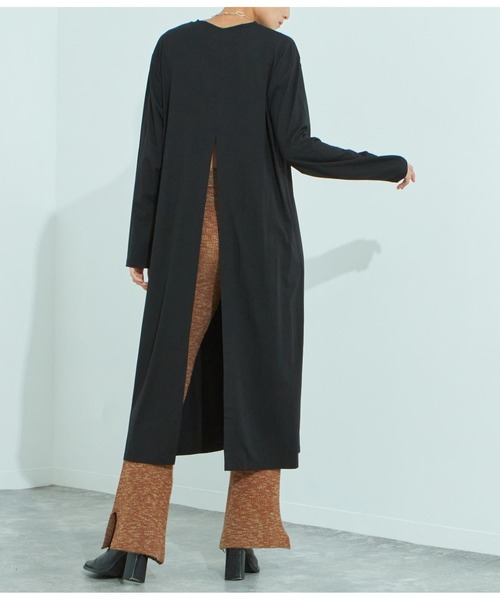 Settimissimo(セッティミッシモ)の「シルケット天竺バックスリットロングTシャツ(Tシャツ/カットソー・レディース・ブラック/グリーン/キャメル・FREE)」の2枚目の写真