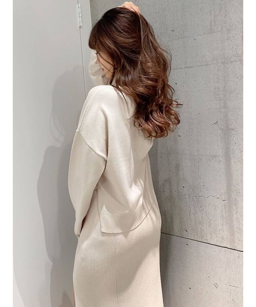 GYDA（ジェイダ）の「【セットアップ着用可】サイドスリットボトルネック ショートニットトップス（ニット/セーター・レディース・アイボリー/ブラック/ベージュ・FREE）」の21枚目の写真
