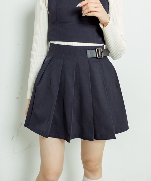 OLIVE des OLIVE(オリーブデオリーブ)の「サイドベルトミニプリーツスカート(スカート・レディース・クリーム/ベージュ/ネイビー/ブラック・FREE)」の4枚目の写真