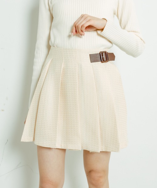 OLIVE des OLIVE(オリーブデオリーブ)の「サイドベルトミニプリーツスカート(スカート・レディース・クリーム/ベージュ/ネイビー/ブラック・FREE)」の3枚目の写真