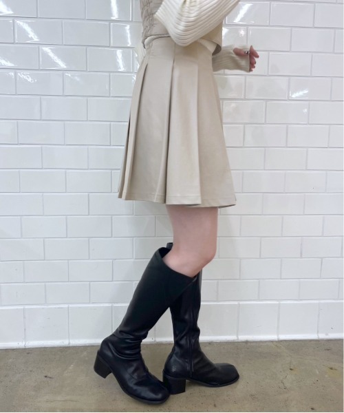 OLIVE des OLIVE(オリーブデオリーブ)の「サイドベルトミニプリーツスカート(スカート・レディース・クリーム/ベージュ/ネイビー/ブラック・FREE)」の6枚目の写真